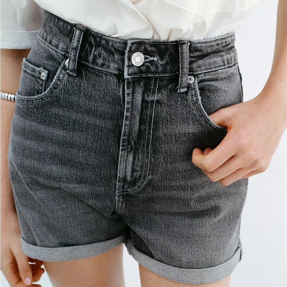 Zara TRF high waisted mom denim shorts gray size 4 $40